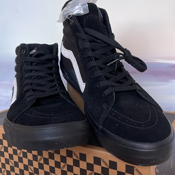 Vans WMNS Bmx Sk8-Hi
Black/Black
VN0005V0BKA
Sneakers - Picture 8 of 16